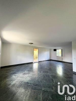 Maison - 99 m² - 5 pièces