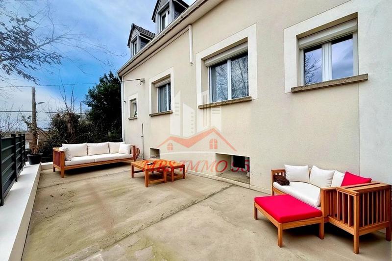 Maison - 122 m² - 5 pièces