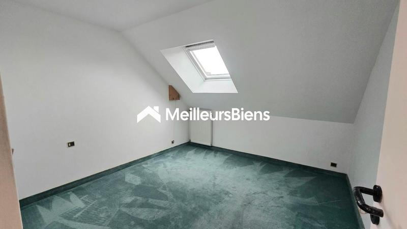 Maison - 180 m² - 9 pièces