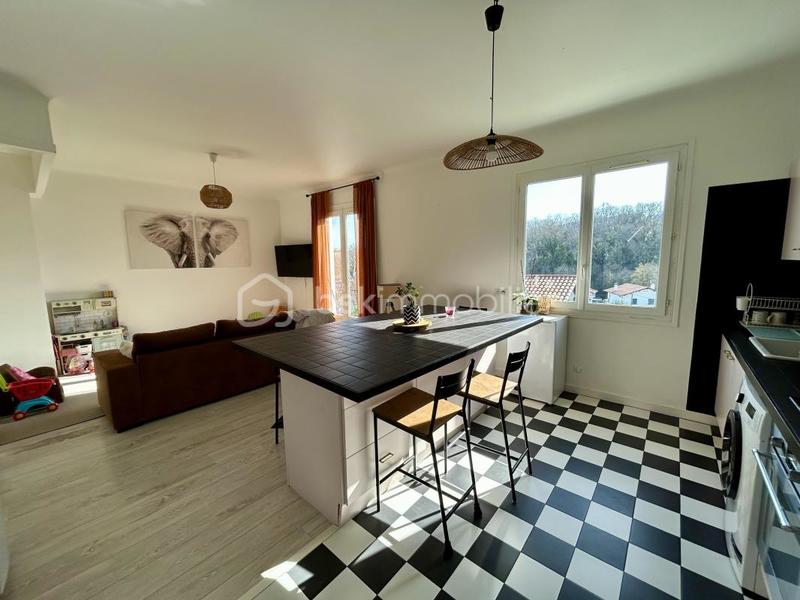 Appartement - 64 m² - 3 pièces