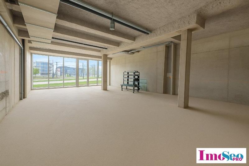 Local commercial - 111 m²