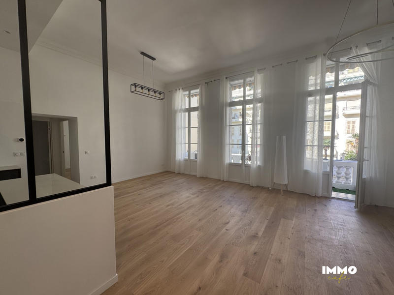 Appartement - 99 m² - 4 pièces