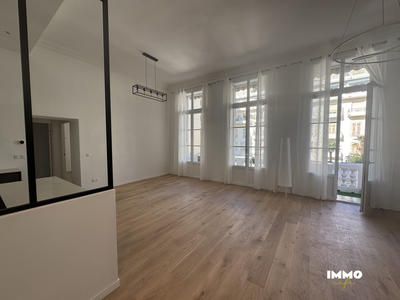 Appartement - 99 m² - 4 pièces