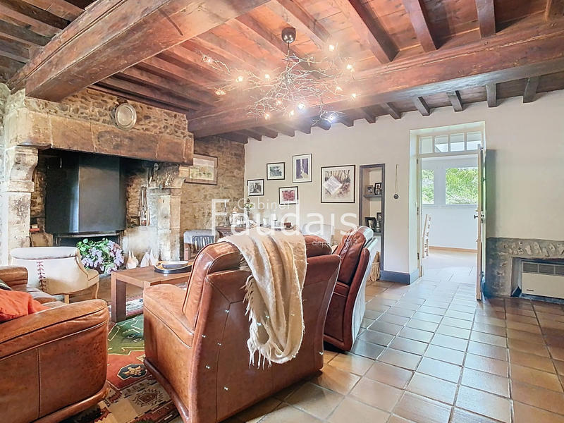 Maison - 282 m² - 7 pièces