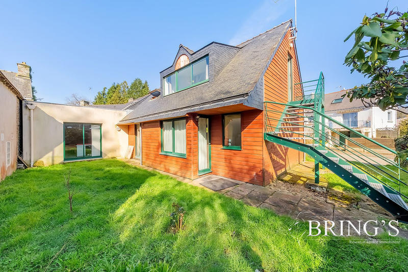 Maison traditionnelle - 147 m² - 6 pièces