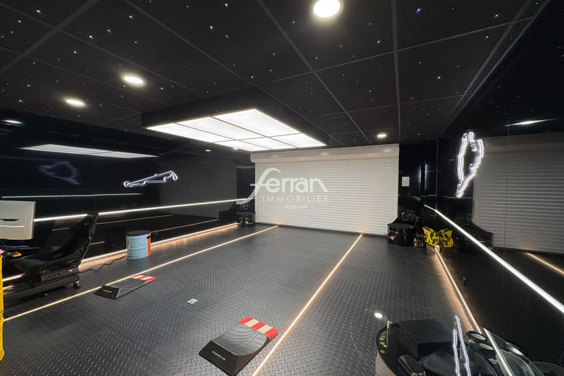 Maison - 170 m² - 8 pièces