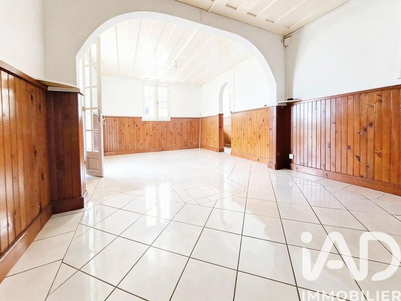 Maison - 250 m² - 12 pièces