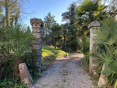 Château - 520 m² - 15 pièces