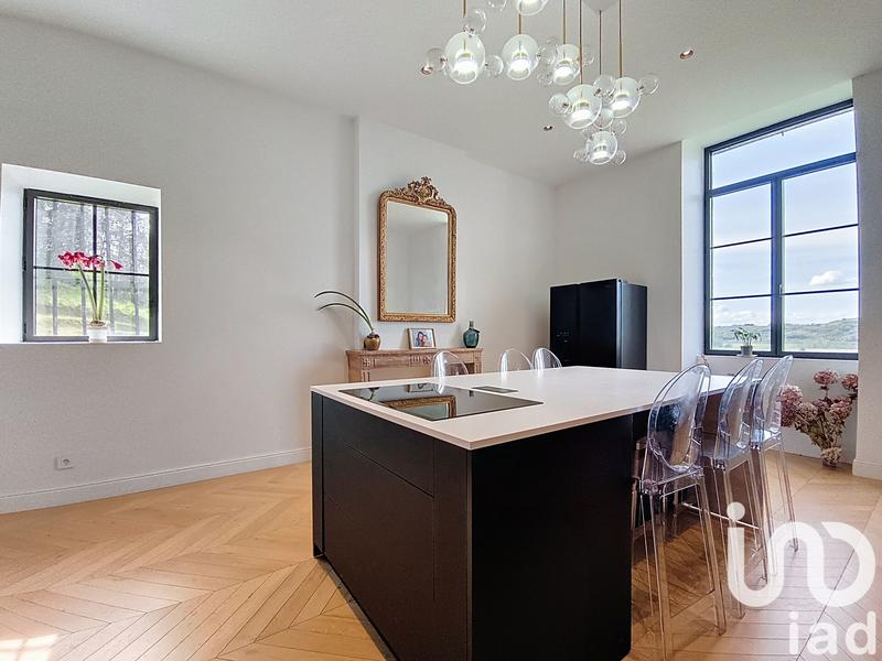 Maison - 320 m² - 8 pièces