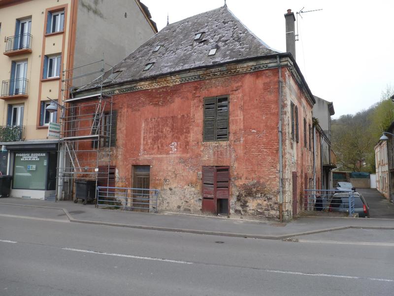 Maison - 180 m² - 7 pièces