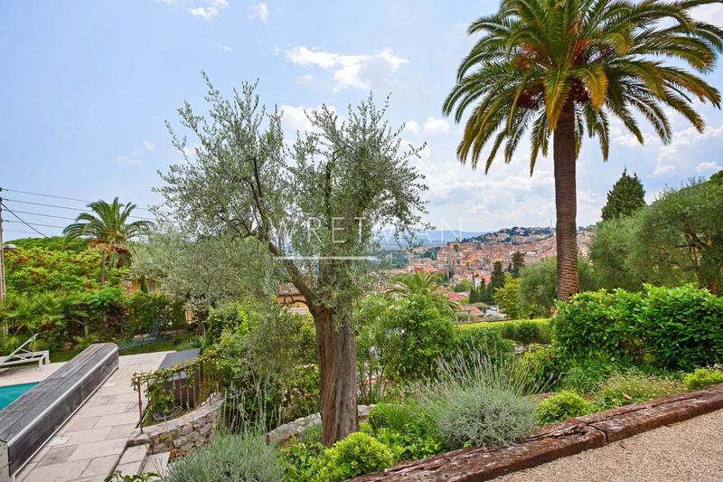 Maison de ville - 200 m² - 7 pièces