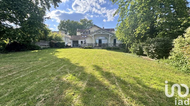 Loft - 243 m² - 8 pièces