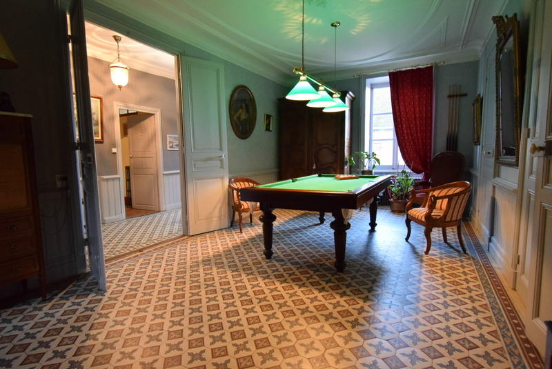 Maison - 315 m² - 10 pièces