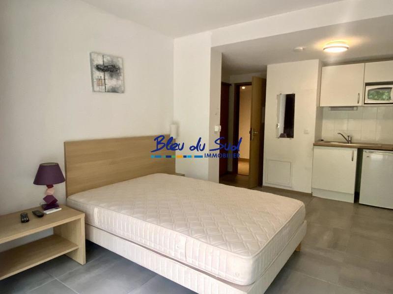 Studio - 25 m² - 1 pièce