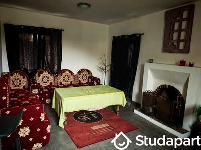 Chambre - 12 m² - 1 pièce