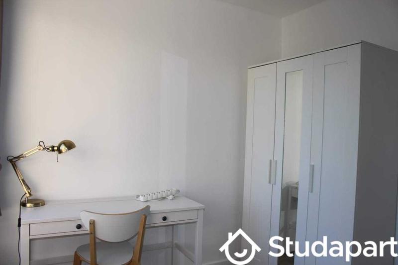 Chambre - 99 m² - 1 pièce