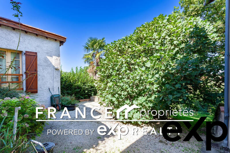 Maison - 223 m² - 7 pièces