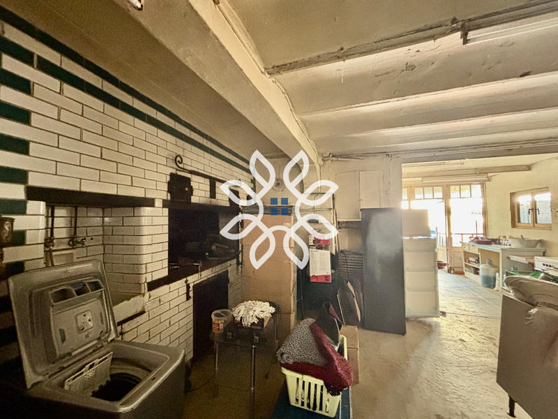 Propriété - 197 m² - 7 pièces