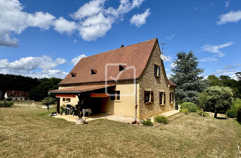 Maison - 180 m² - 7 pièces
