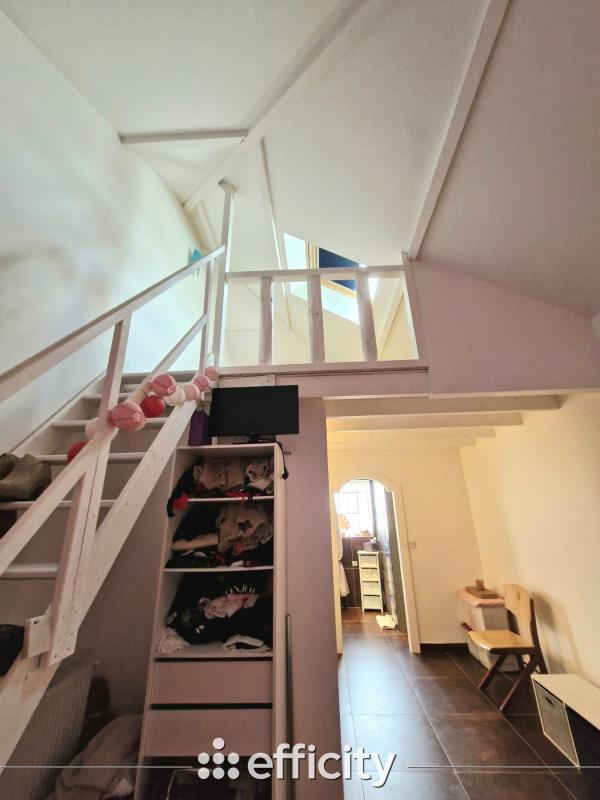 Maison - 242 m² - 6 pièces