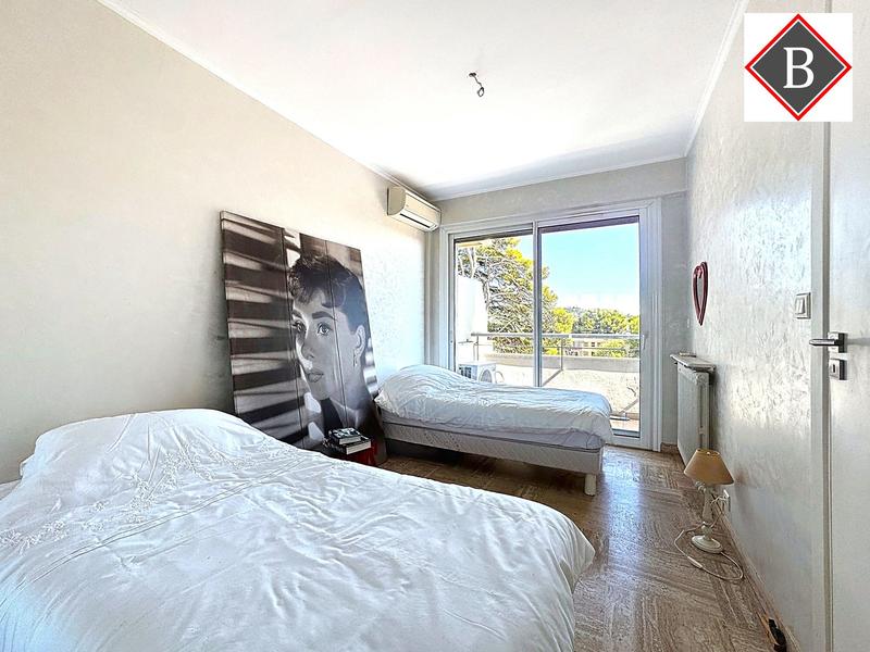 Appartement - 100 m² - 4 pièces