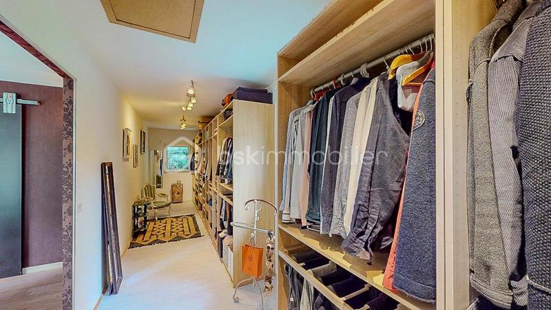 Propriété - 450 m² - 9 pièces