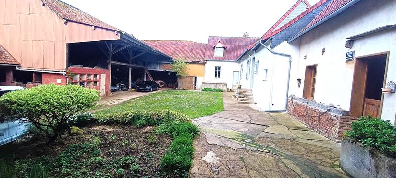 Corps de ferme - 235 m² - 8 pièces