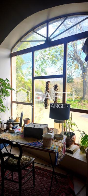 Maison - 230 m² - 7 pièces