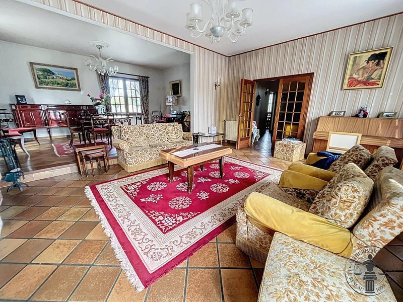 Maison - 180 m² - 6 pièces