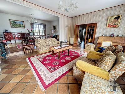 Maison - 180 m² - 6 pièces