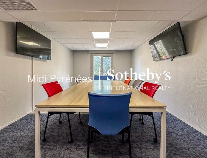 Immeuble - 4 564 m²