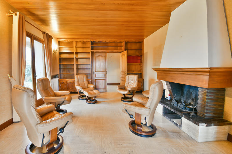 Maison - 320 m² - 10 pièces