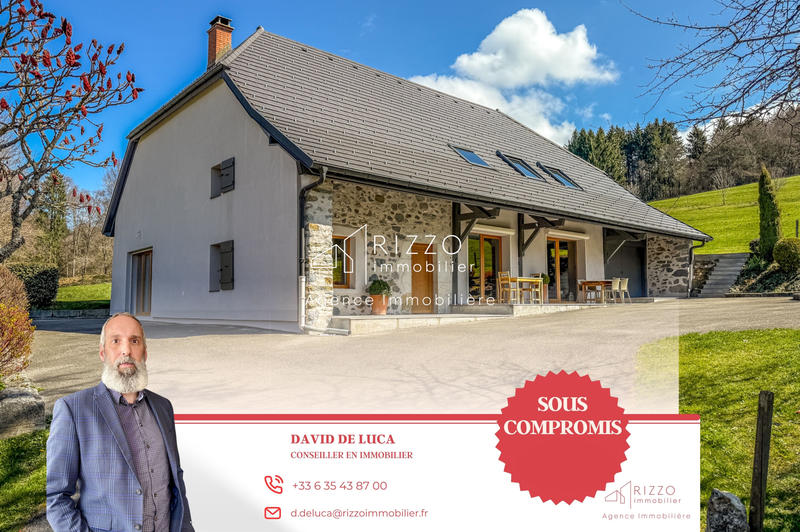 Maison - 202 m² - 8 pièces