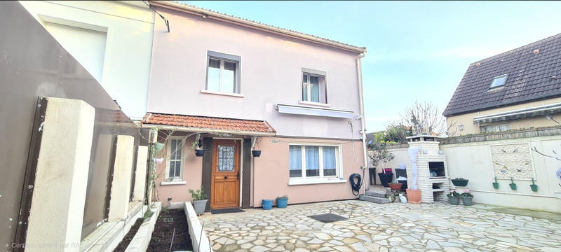 Maison - 96 m² - 4 pièces