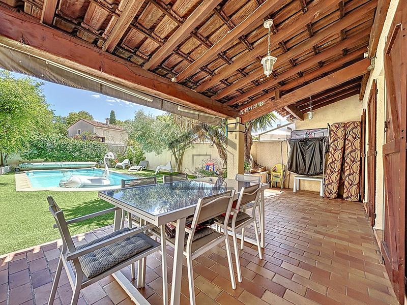 Maison - 96 m² - 4 pièces