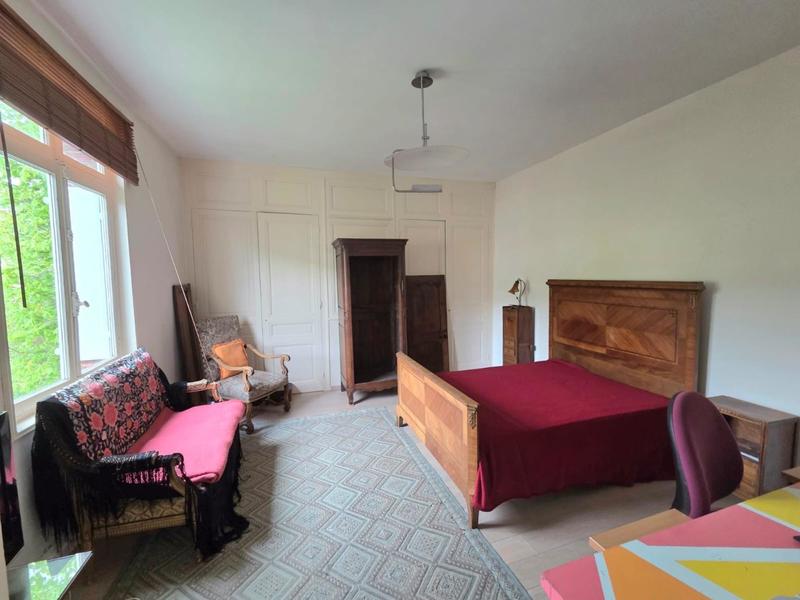 Maison de maîtres - 300 m² - 9 pièces