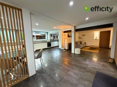 Villa - 200 m² - 8 pièces