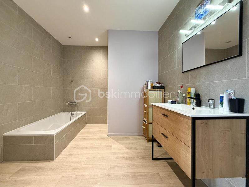 Corps de ferme - 145 m² - 6 pièces