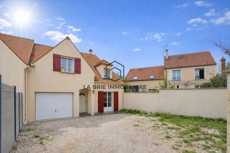 Maison - 103 m² - 5 pièces