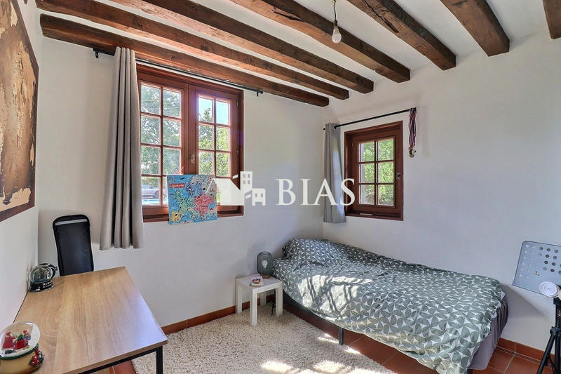 Maison traditionnelle - 150 m² - 6 pièces