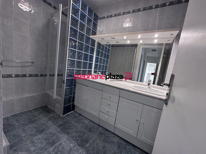 Appartement - 75 m² - 3 pièces