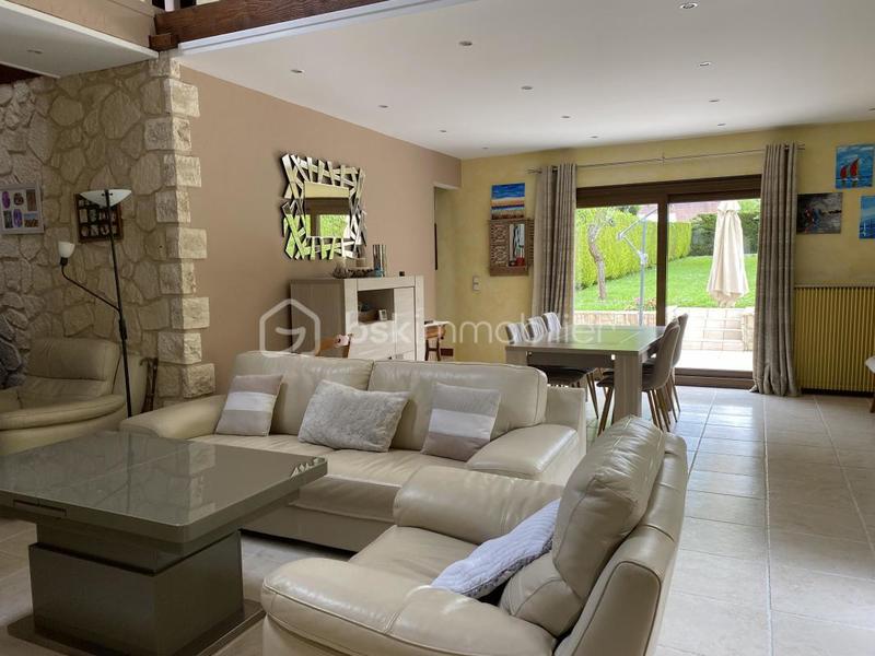 Maison - 140 m² - 6 pièces