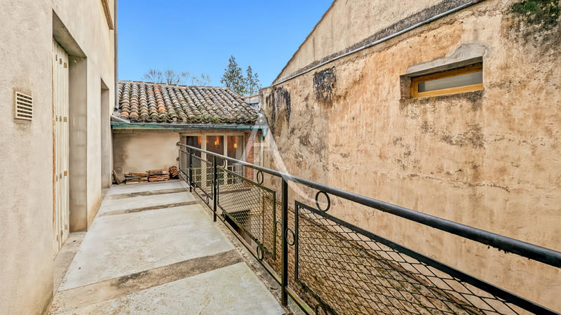 Maison - 380 m² - 15 pièces