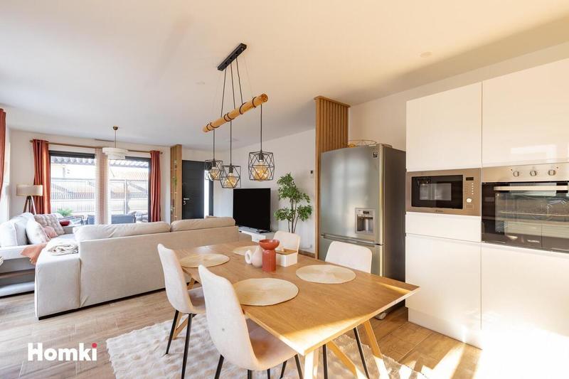 Maison - 93 m² - 4 pièces