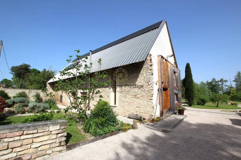 Propriété - 228 m² - 9 pièces