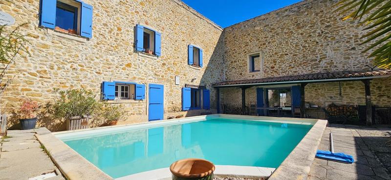 Maison - 220 m² - 8 pièces