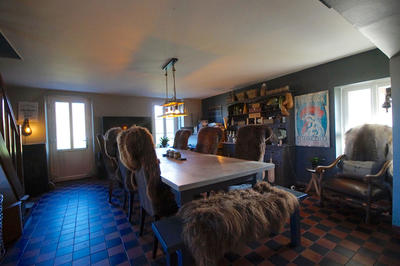 Demeure - 358 m² - 13 pièces