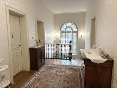 Maison - 280 m² - 12 pièces