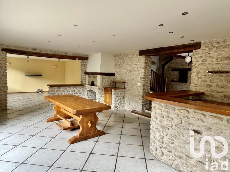 Maison - 215 m² - 6 pièces