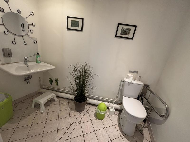 Local commercial - 105 m² - 5 pièces